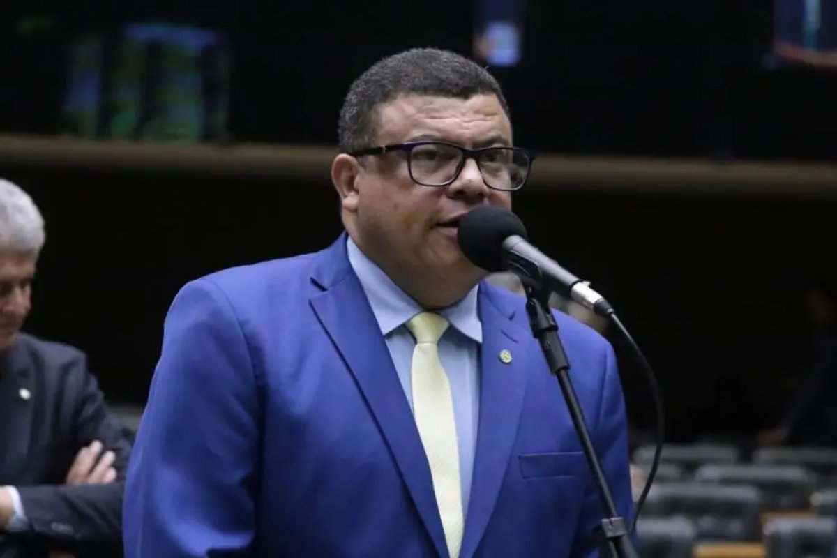 Deputado se envolve em confusão com acompanhante de luxo e acusa mulher de extorsão: 'Não encostei um dedo nela'