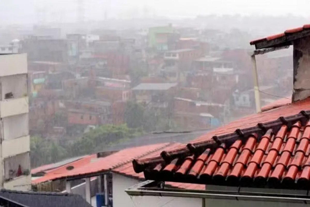 Salvador entra em estado de atenção devido a fortes chuvas