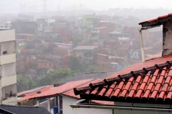 [Salvador entra em estado de atenção devido a fortes chuvas]