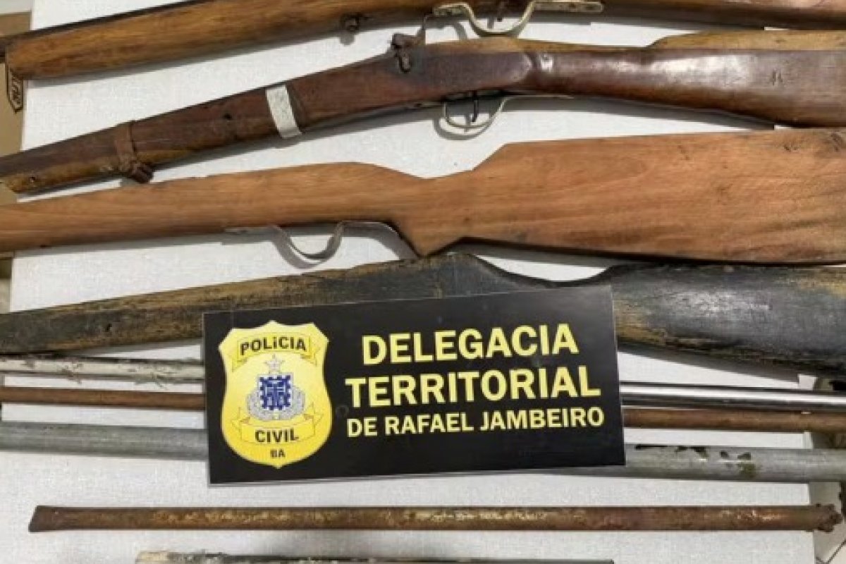 Homem é preso em flagrante suspeito de manter uma fábrica de armas clandestinas