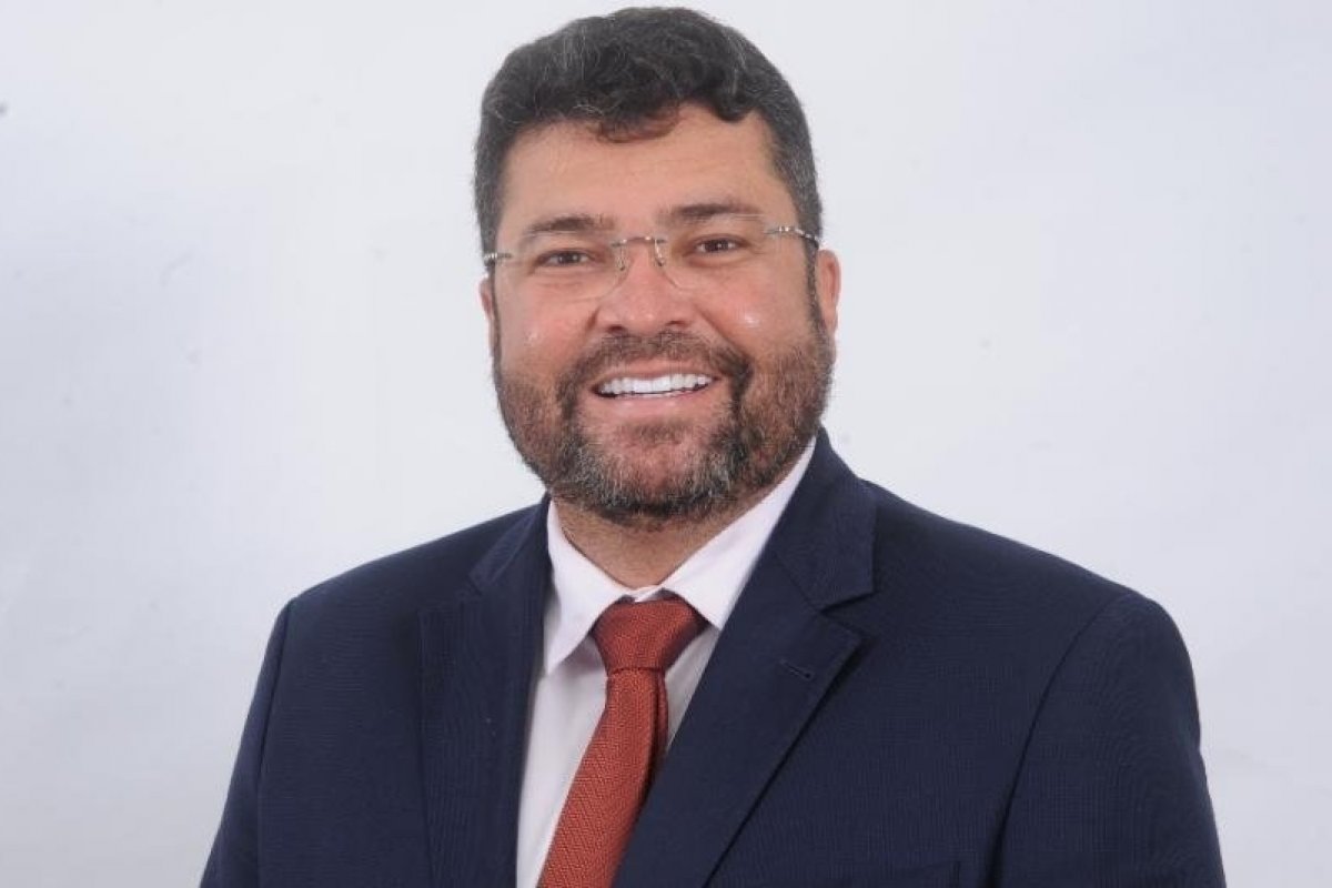 Deputado baiano é alvo de operação da PF que investiga desvio de verbas públicas e fraude em licitações