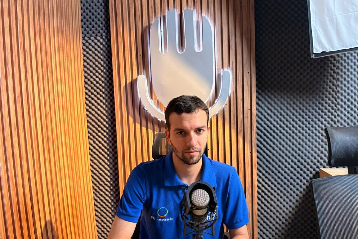 "Abraçar com cuidado": comunicador autista conta a importância do acolhimento para inclusão real