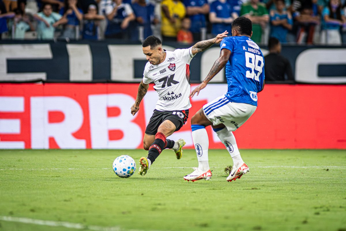 Vitória joga mal e perde feio para o Cruzeiro em Minas
