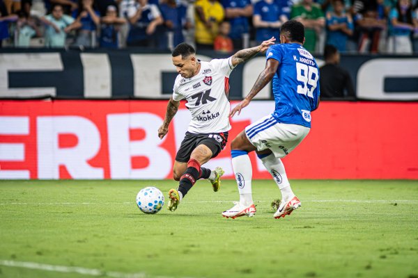 [Vitória joga mal e perde feio para o Cruzeiro em Minas]