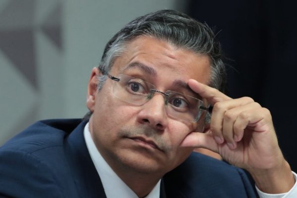 [AGU suspende salário de R$ 48 mil de procurador preso durante investigações da Farra do INSS]