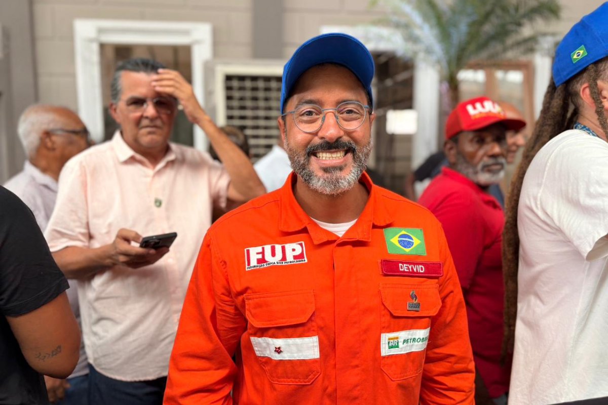 Vídeo: Coordenador da FUP avalia retorno da Petrobrás como 'única solução possível' para controlar aumento dos preços dos combustíveis