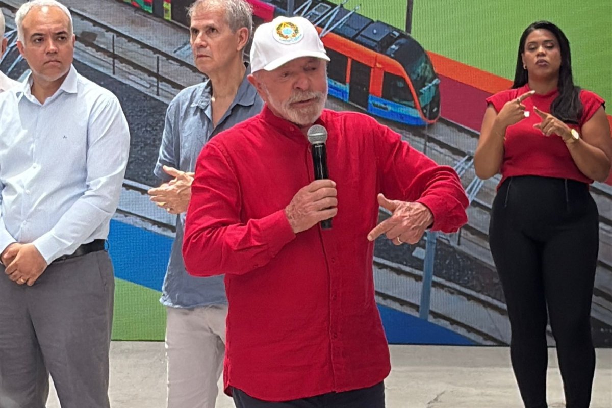 Vídeo: Lula acusa governos anteriores de tratarem 'pobres como invisíveis': 'PT fez mais do que todos os outros presidentes'