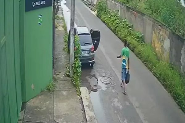 [PMs são presos suspeitos de execução por vingança em Feira de Santana]