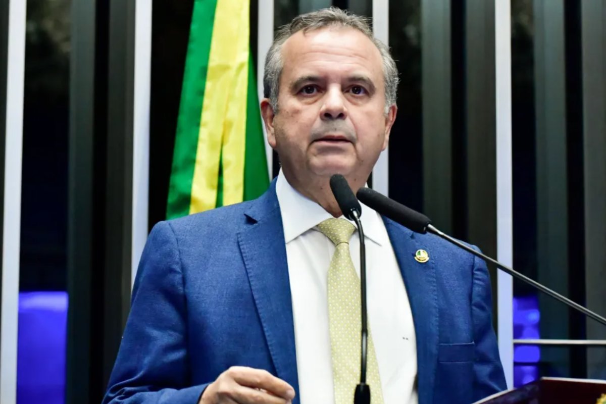Senador Rogerio Marinho entra na Justiça contra governo Lula por mensagens sobre isenção de IR