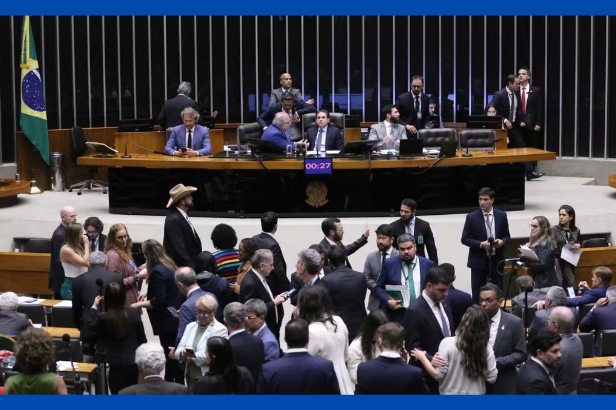 Eleições 2026: janela partidária é encerrada nesta sexta-feira; ao menos 20 deputados registraram mudança de partido