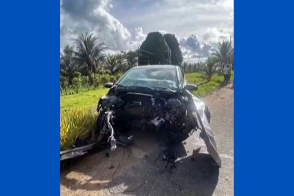 Acidente entre três veículos deixa um morto e três feridos em rodovia na cidade de Santa Cruz Cabrália