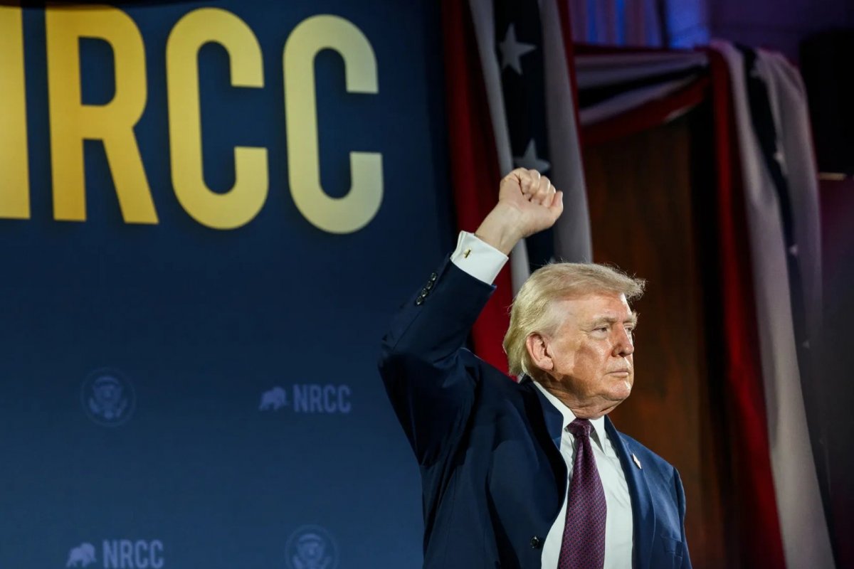 'Abram a p*rra do estreito, seus bastardos', diz Trump após dar prazo para liberação de Ormuz