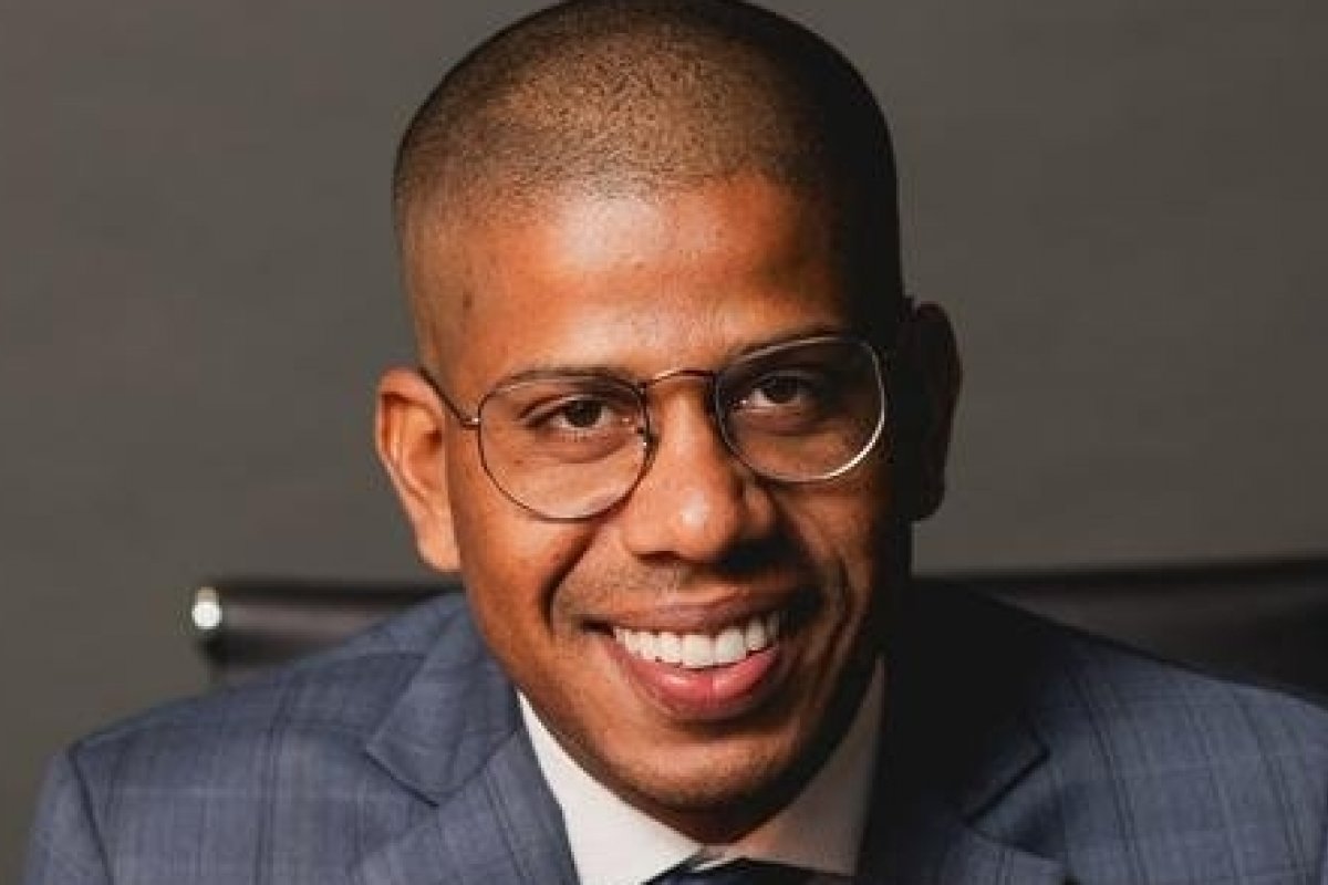 Advogado baiano participa de congresso em Minas Gerais e debate financiamento eleitoral para 2026!