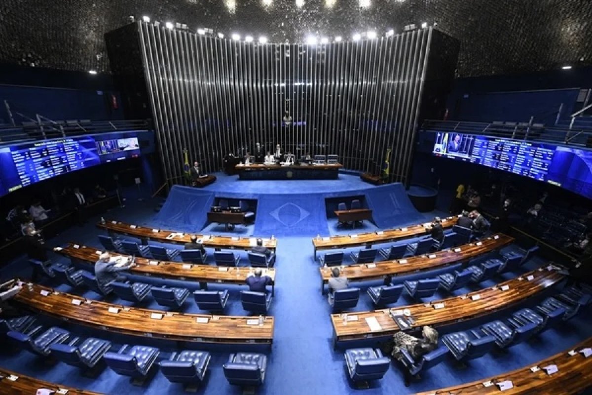 Senado gastou quase R$3 milhões com passagens executivas para senadores, diz coluna