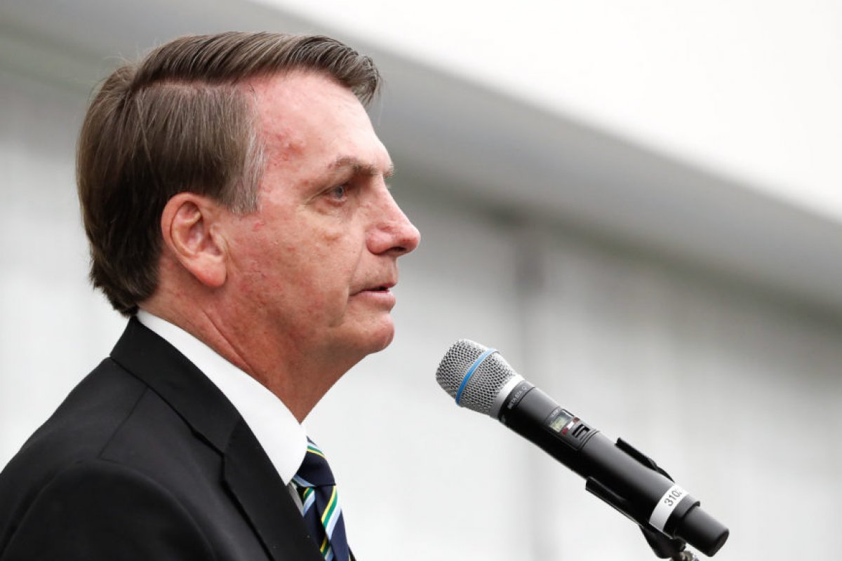 Nos EUA, Bolsonaro diz que coronavírus é 'superdimensionado'