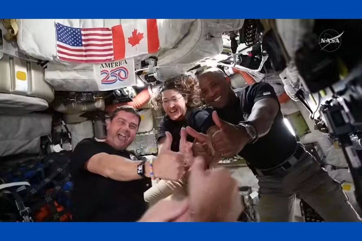 Tripulantes da Artemis II concluem missão e devem retornar a Terra em quatro dias