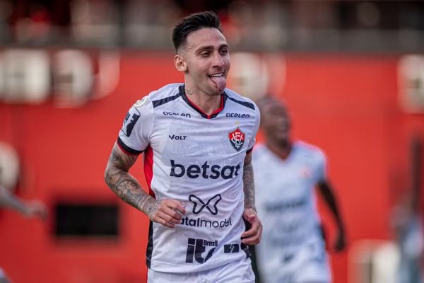 [Vitória se manifesta sobre cobranças de três ex-jogadores do clube; veja ]