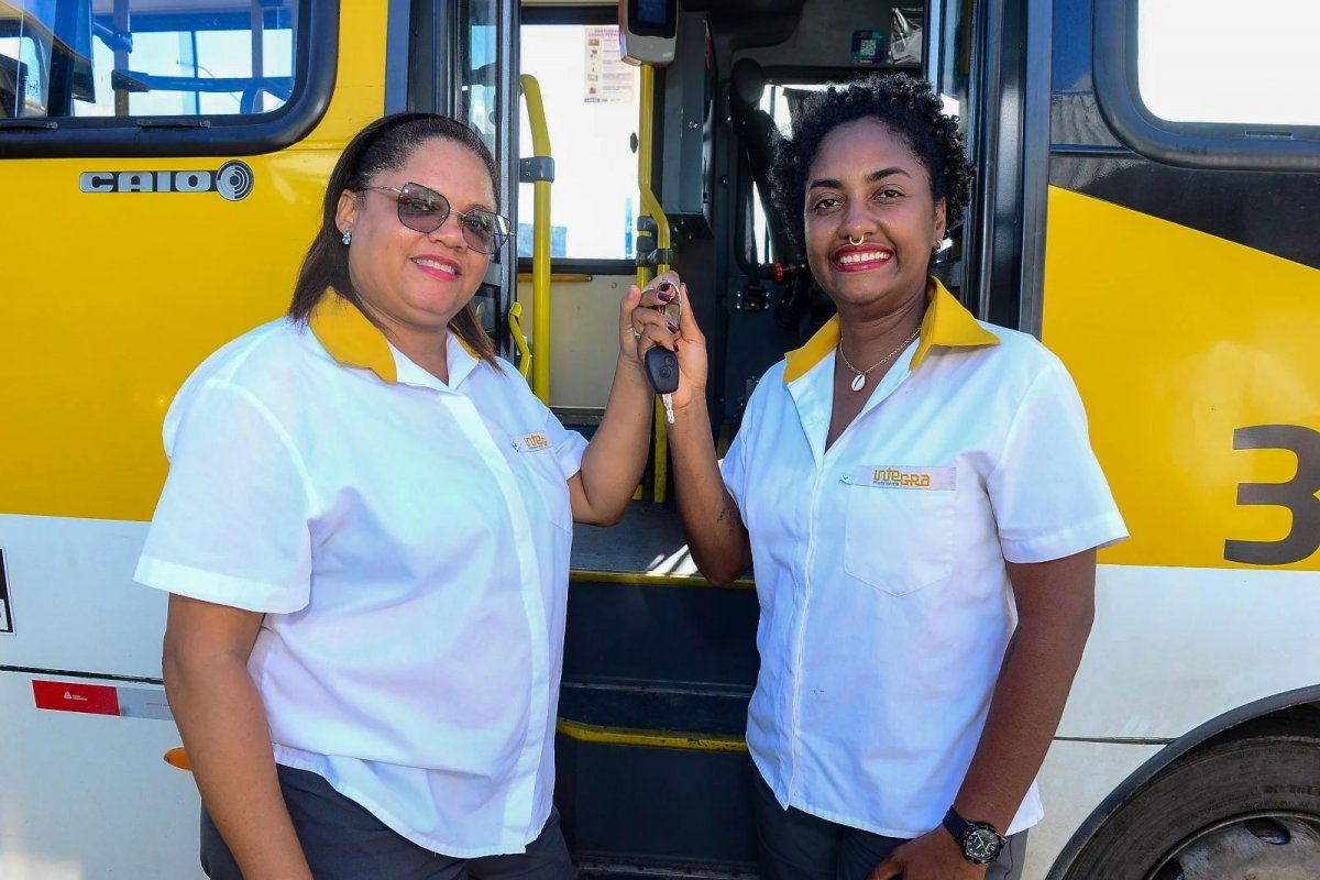 Vereador apresenta PL para instituir linhas de ônibus exclusivas para mulheres em Salvador