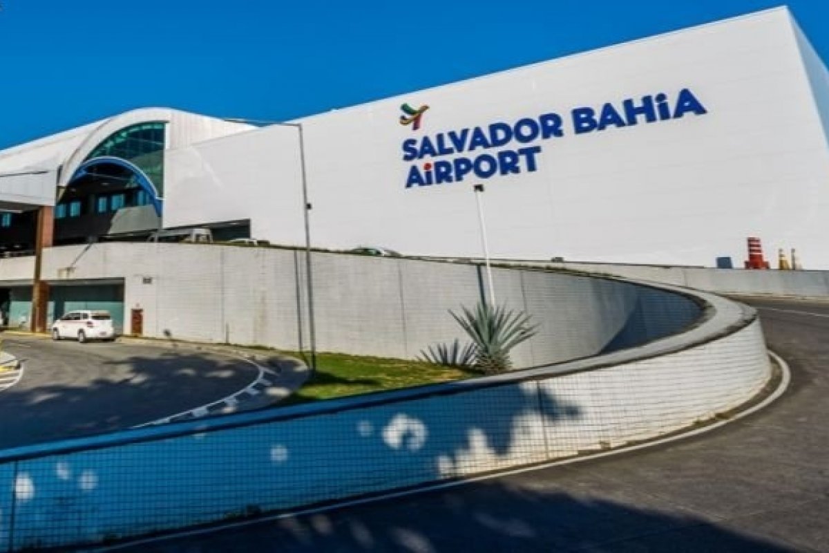 Aeroporto de Salvador testará cobrança a motoristas que ficarem mais de 10 minutos na área de embarque e desembarque