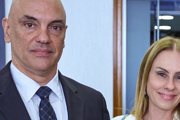 [Master pagou mais de R$ 80 milhões a escritório de esposa de Moraes, apontam dados da Receita ]