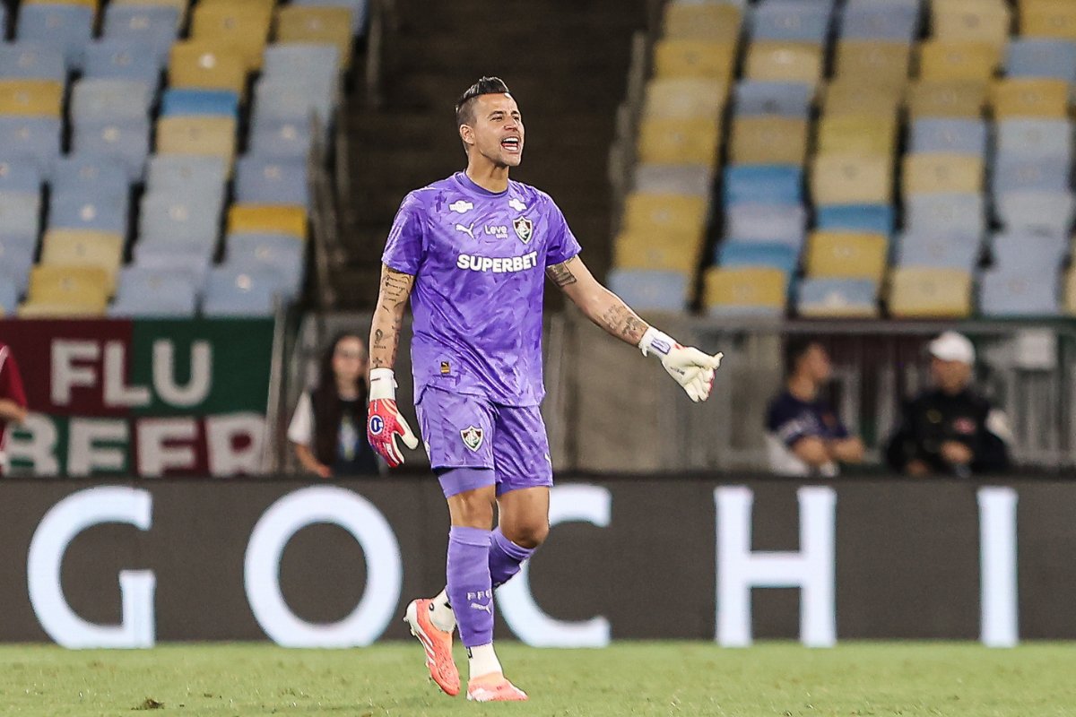 Fábio faz história e se torna o jogador mais velho a atuar na Libertadores Fábio faz história e se torna o jogador mais velho a atuar na Libertadores