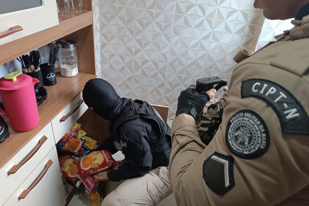 Seis pessoas são presas na Bahia e em Pernambuco por suspeita de envolvimento com tráfico de drogas e lavagem de capitais