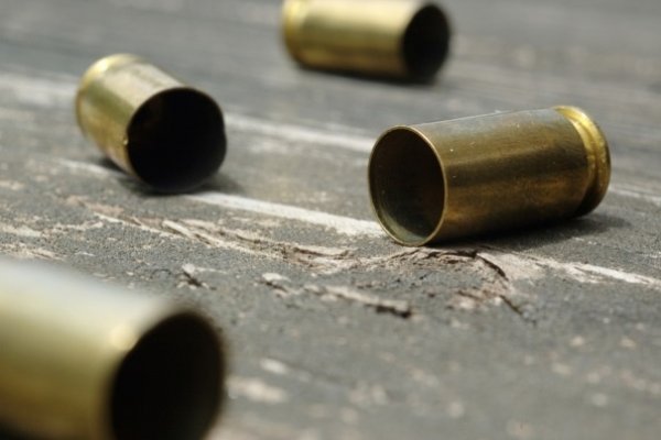 [Adolescente é baleado em meio a avenida movimentada de Salvador]