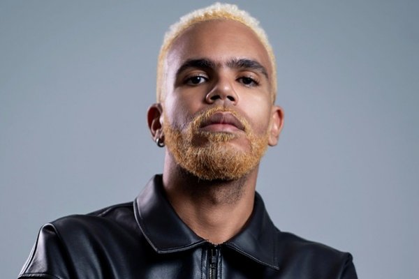 [Hiran apresenta “IMUNDO”, álbum de rap visceral e atitude confrontadora]