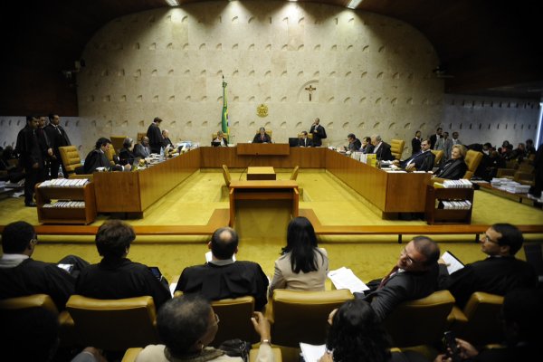 [Gilmar Mendes declara inconstitucional a lei de SC que proíbe o ingresso via cotas nas universidades]