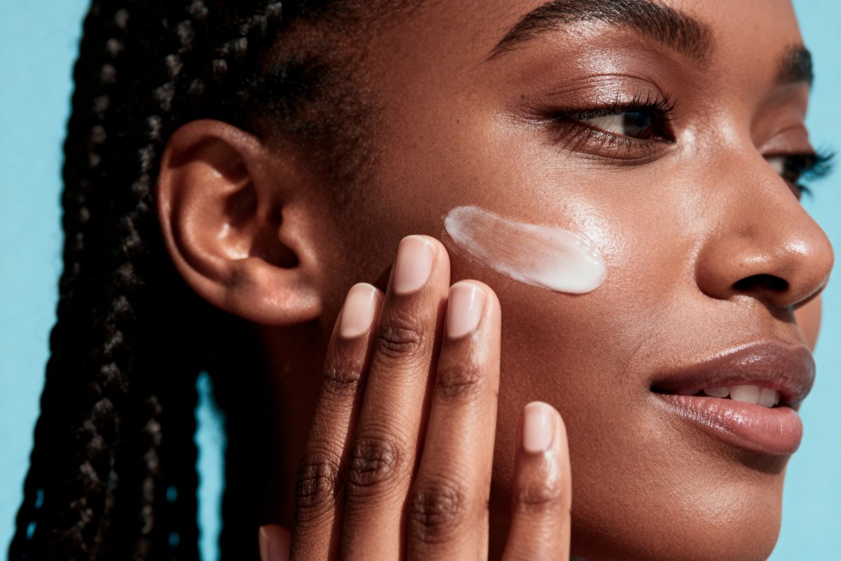 A "epidemia" das manchas: transição de estações exige cuidado redobrado com a pele negra! 