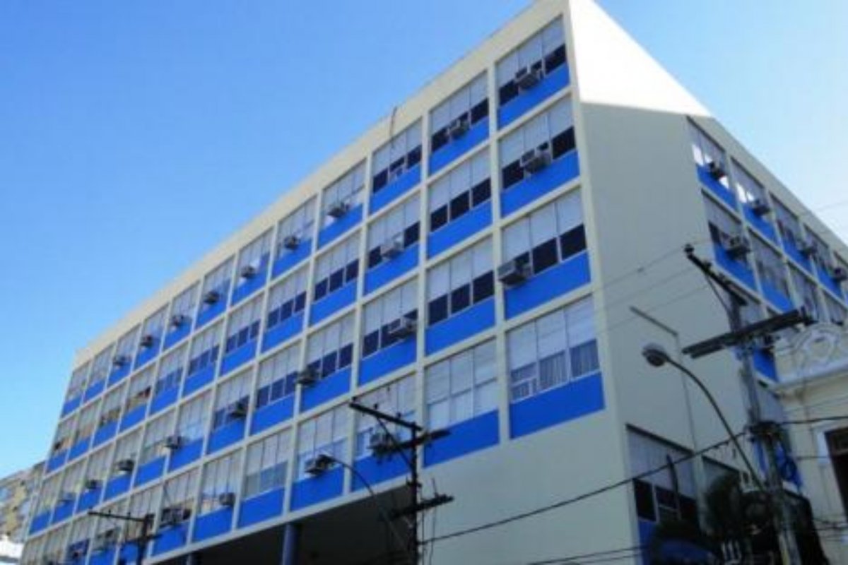 Diretor e professor trocam socos na Faculdade de Economia da UFBA