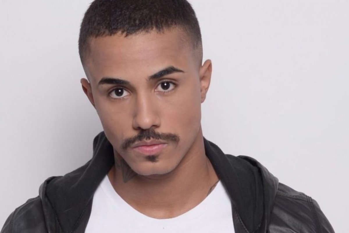 MC Livinho desiste de ser jogador de futebol no dia da apresentação no Audax