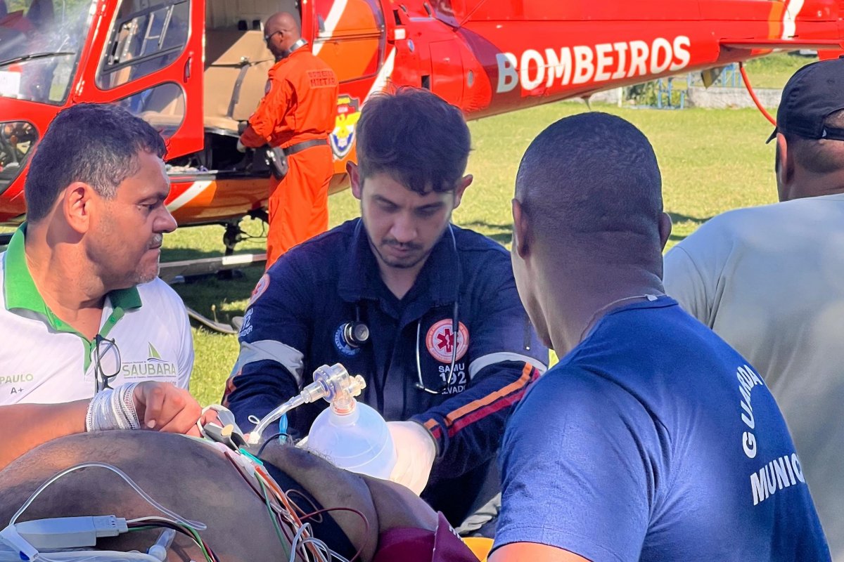 Helicóptero aeromédico realiza resgate de paciente com AVC em Saubara e transporte para hospital em Salvador