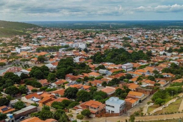 [Mulher solicita posse de meteorito de 97 kg encontrado pelo pai dela na Bahia]