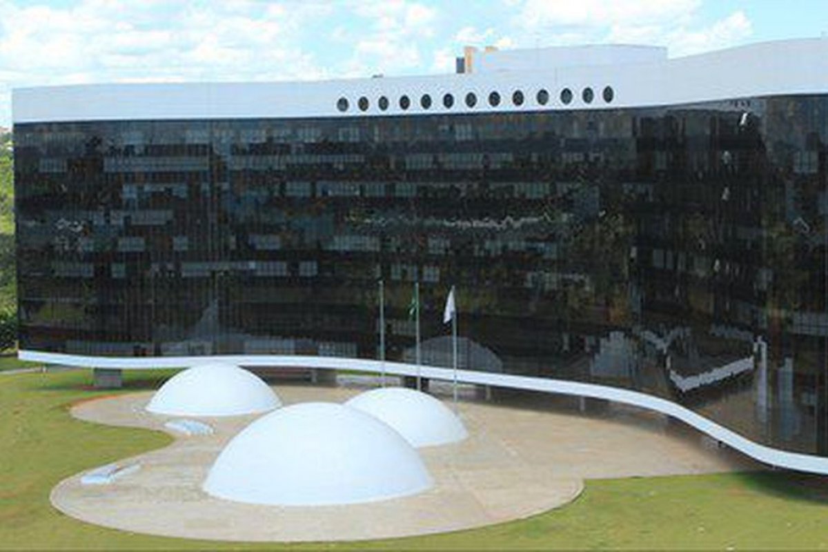 TSE emite comunicado após fala de Bolsonaro sobre fraude nas eleições 2018