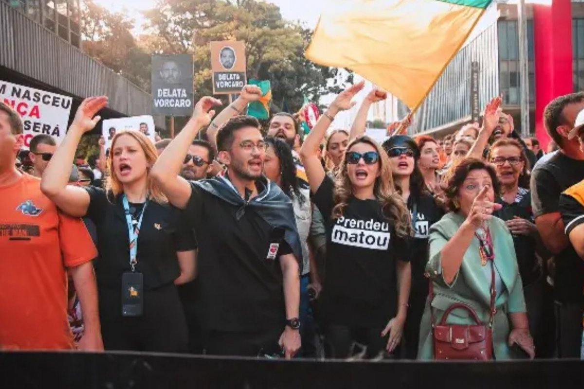 Vídeo: Manifestação é realizada na avenida Paulista contra o Banco Master e o STF 