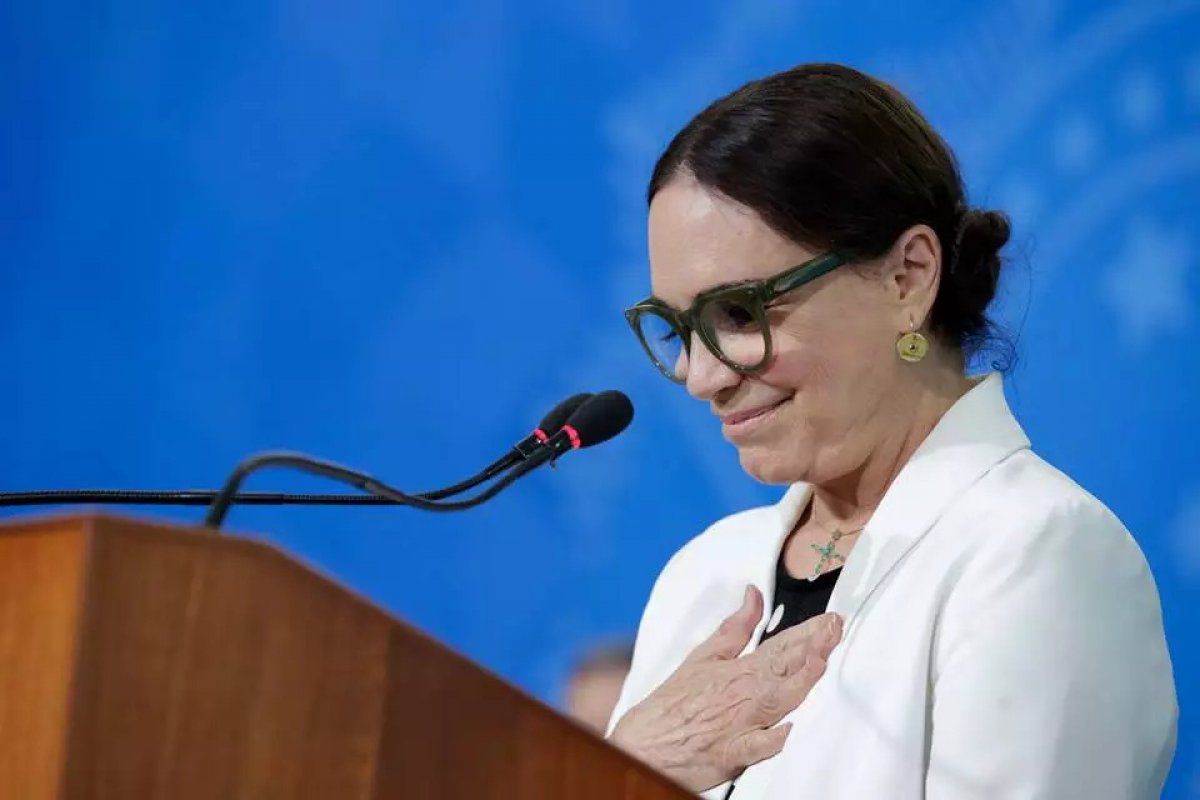 Regina Duarte é convidada para ir à Comissão de Educação, Cultura e Esporte