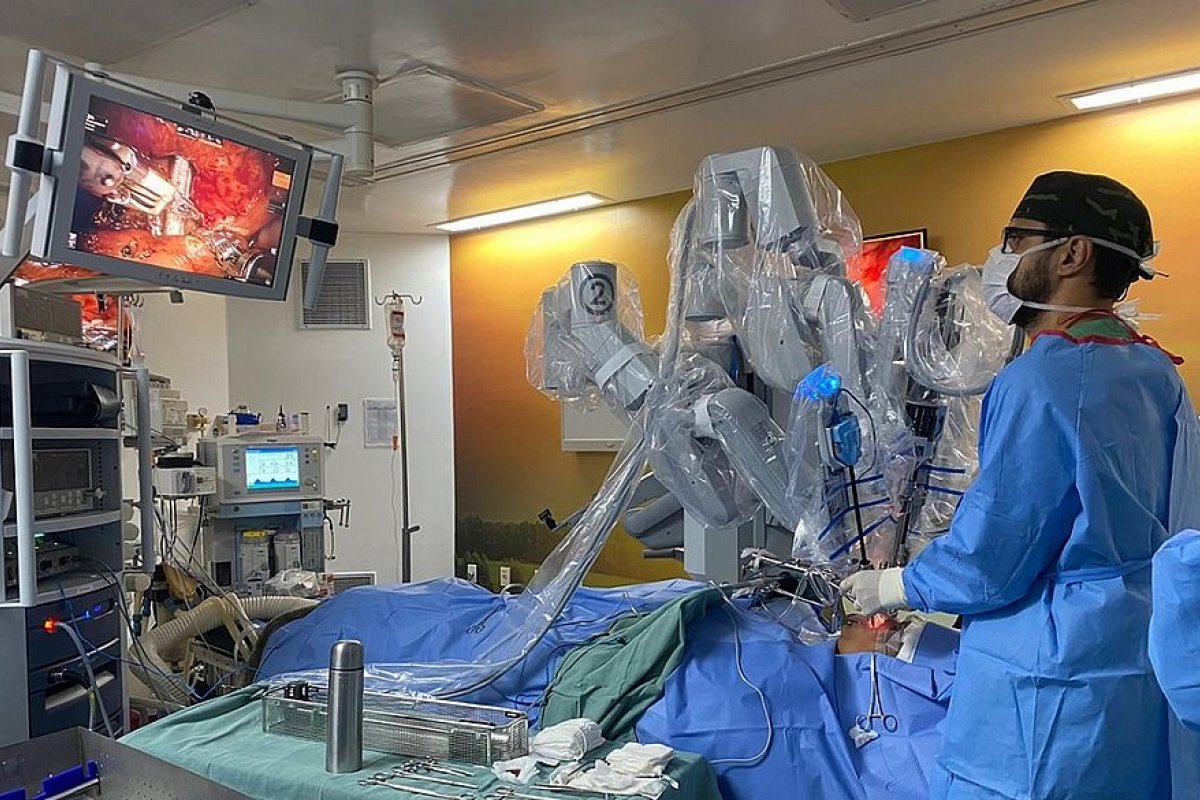 Hospital de Salvador utiliza robô de R$ 10 milhões para fazer cirurgias orais