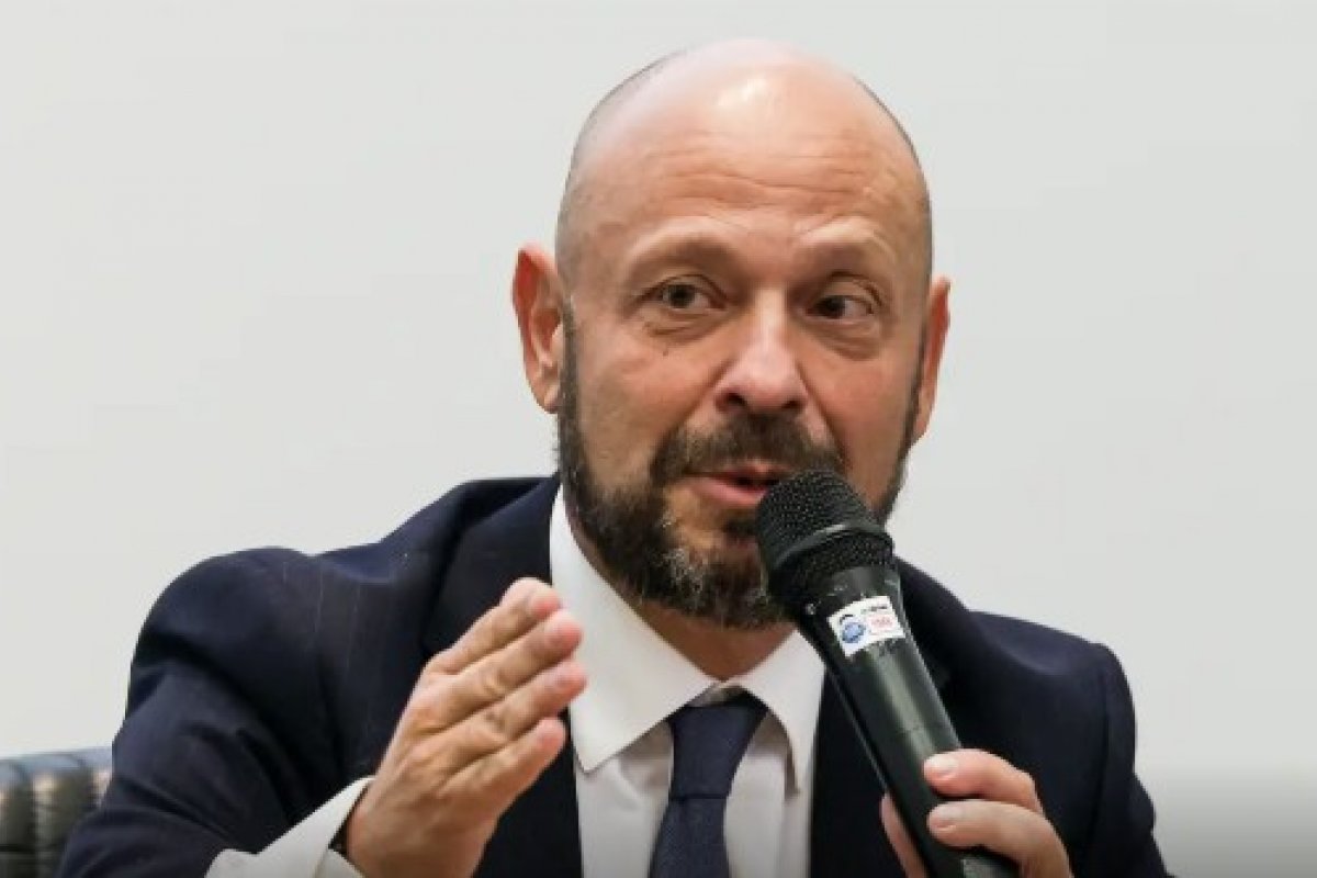 Ex-presidente do INSS se diz "surpreendido" com demissao, afirma coluna