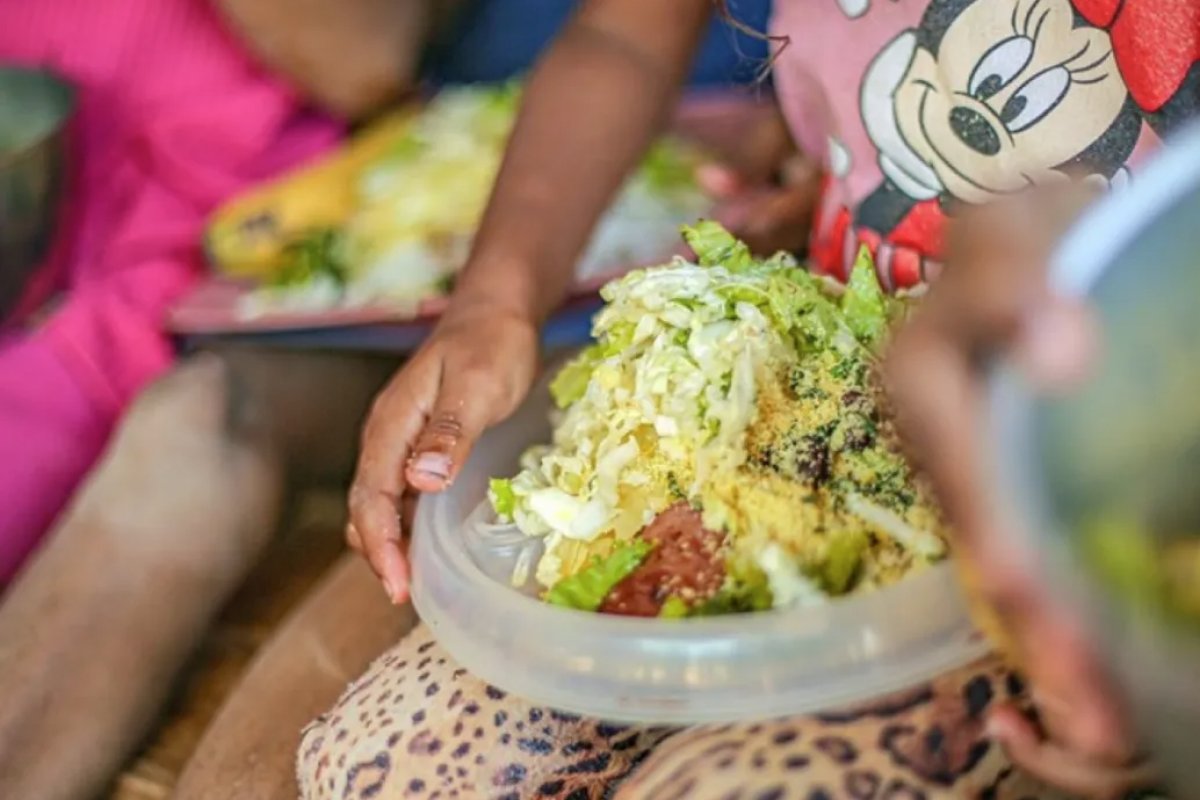 Estudo alerta para falta de acesso a alimentação saudável em favelas