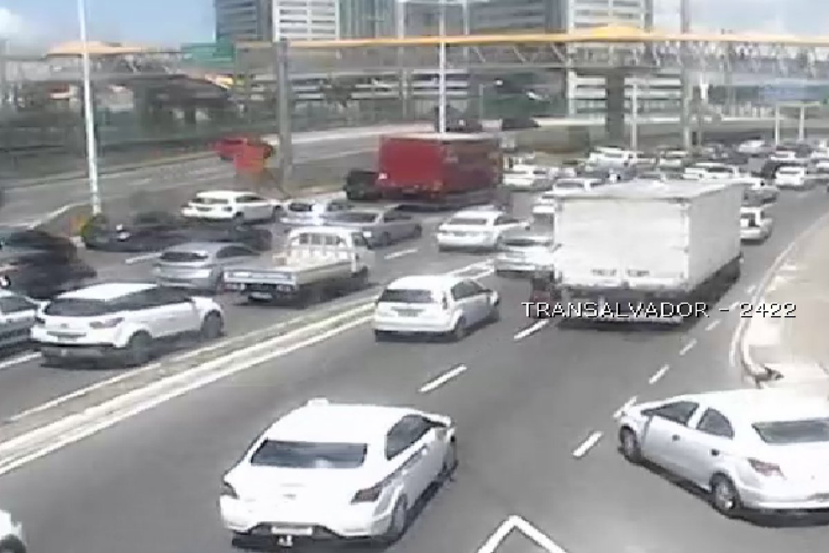 Boletim de trânsito: saiba quais vias registram congestionamento nesta terça-feira