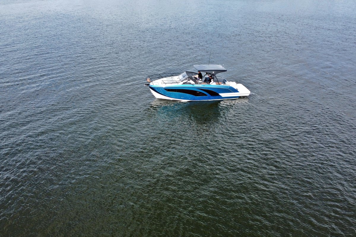 Lancha de R$ 1 milhão com layout inteligente chega ao RJ!