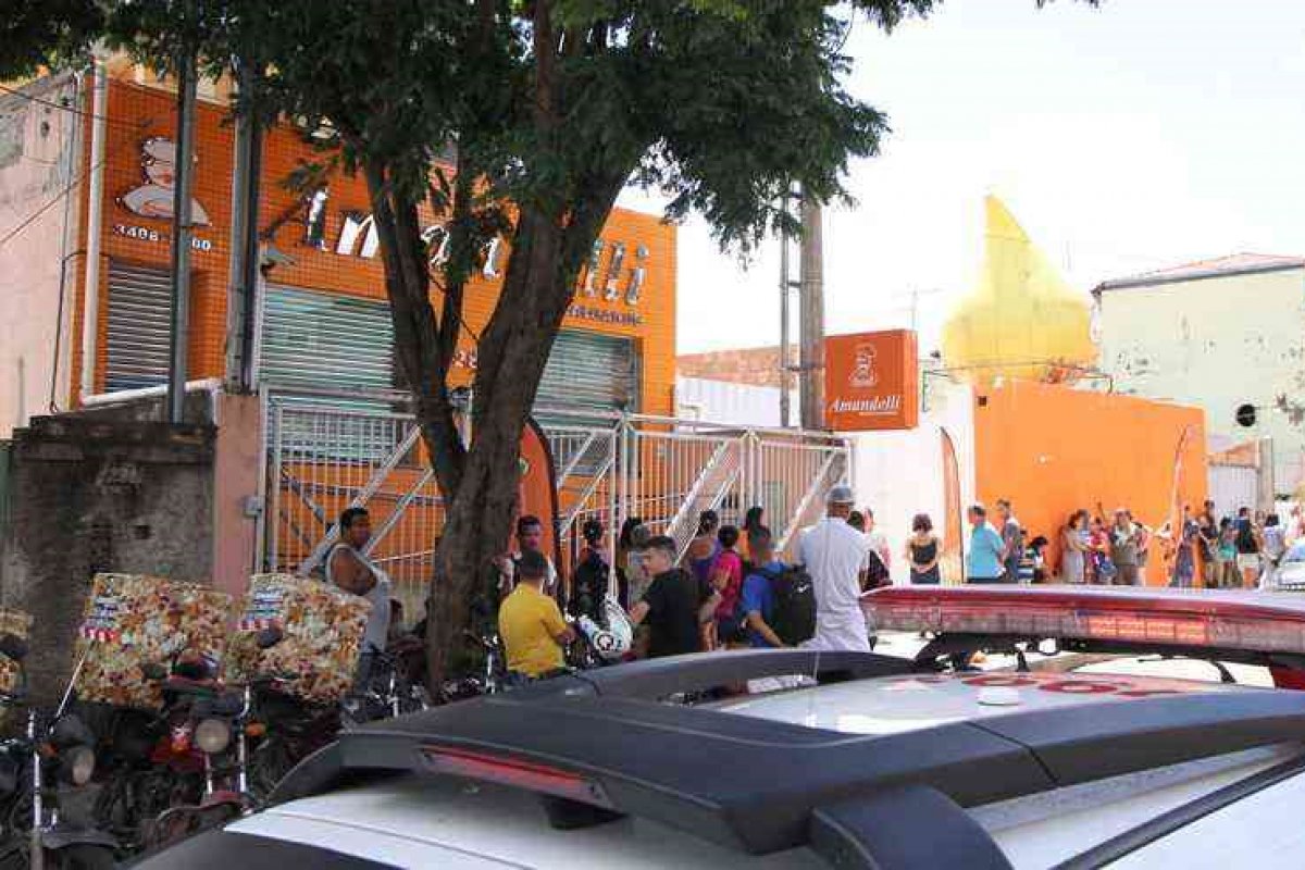 Empresário morre após cair em moedor de carne em fábrica de salgado