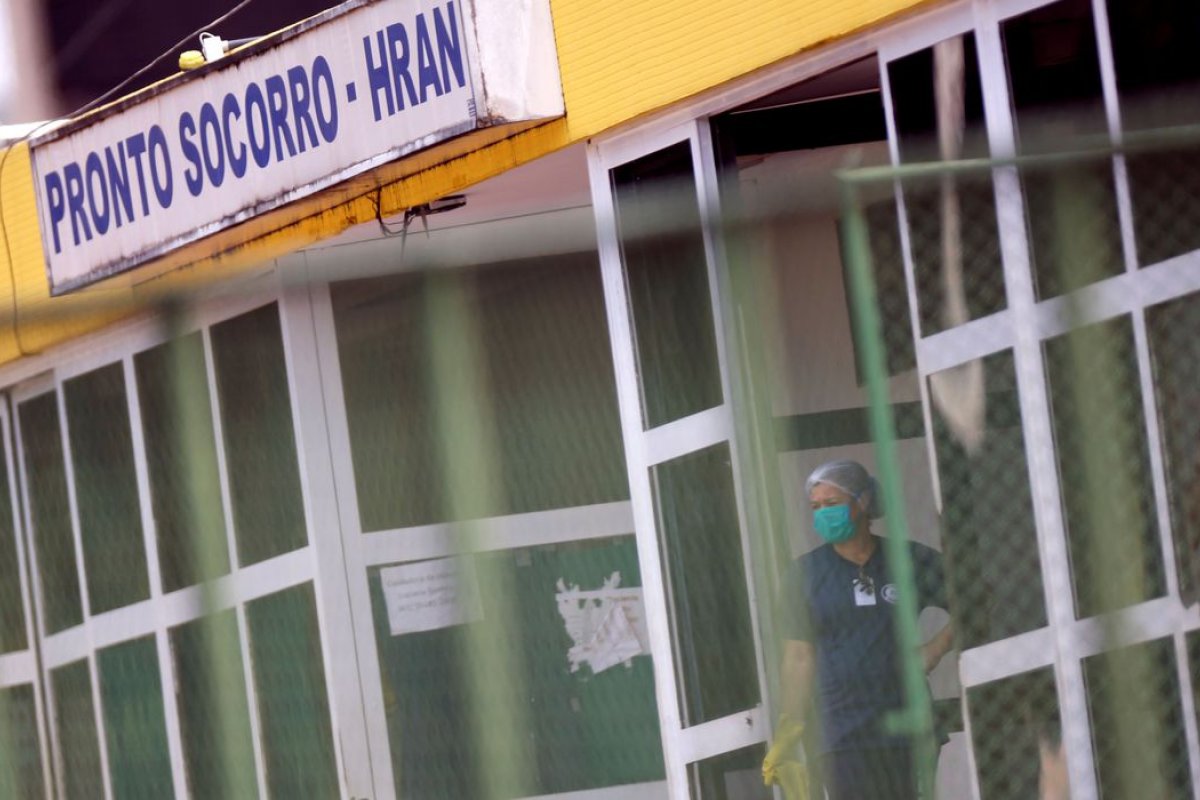 Governo quer mais cinco mil médicos para combate ao novo coronavírus