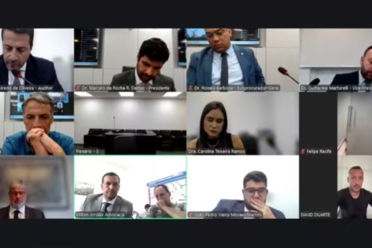 STJD pune Ceni, David Duarte e Cadu Santoro por críticas à arbitragem STJD pune Ceni, David Duarte e Cadu Santoro por críticas à arbitragem