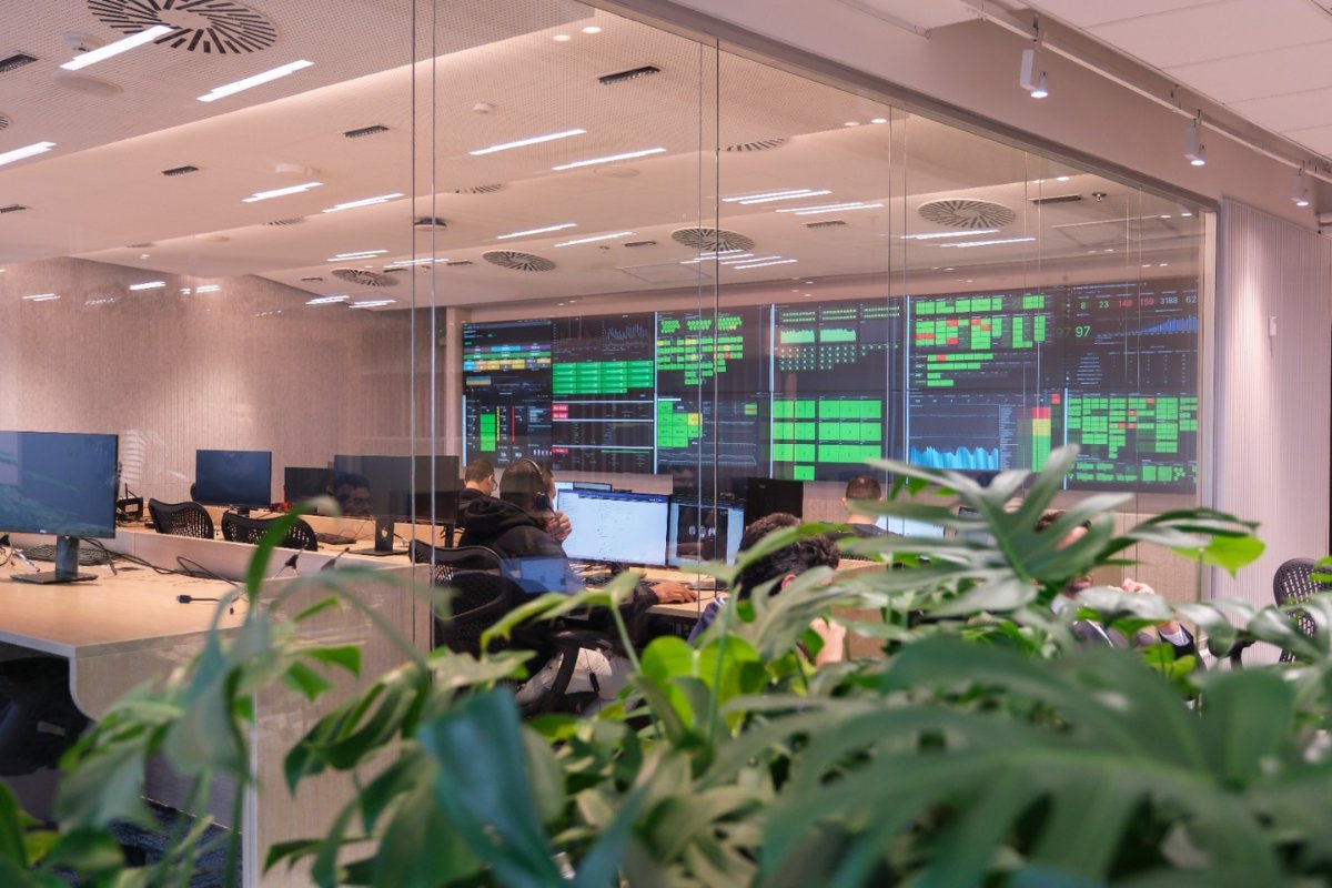 Bahia ultrapassa 240 mil investidores na bolsa e amplia debate sobre educação financeira