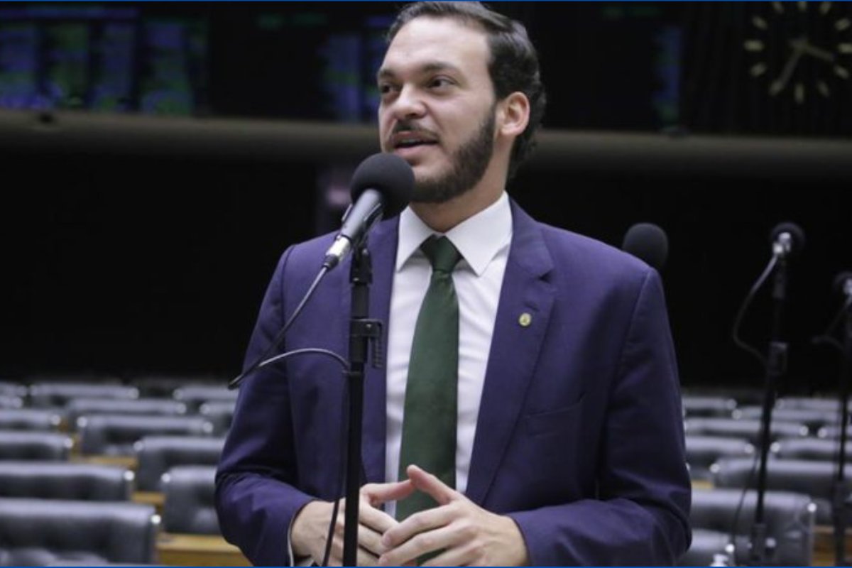 Ex-deputado federal Uldurico Júnior é preso por envolvimento com fuga em massa no presídio de Eunápolis