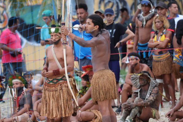 [Jogos Indígenas Pataxó 2026 reúnem mais de 800 atletas de 20 aldeias em Coroa Vermelha, em Santa Cruz Cabrália ]