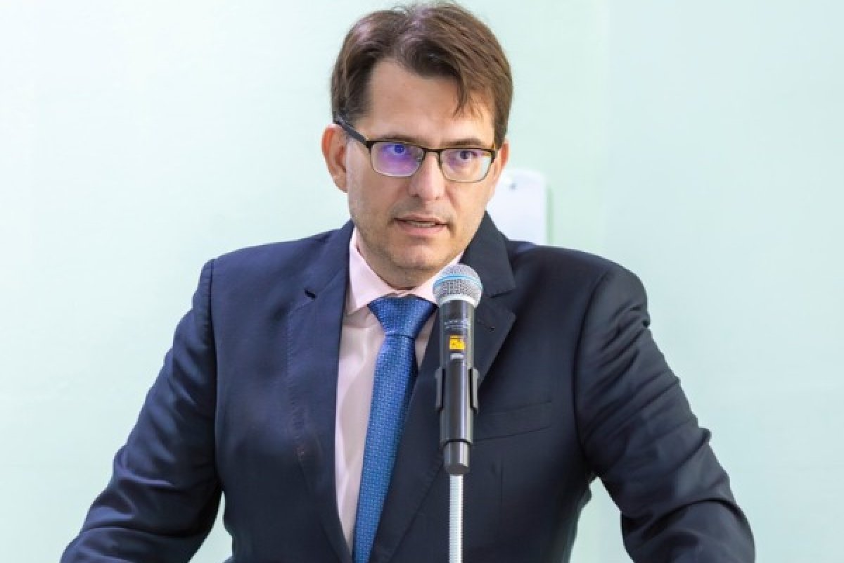 Justiça impõe medida protetiva a prefeito de Xique-Xique após denúncia com ameaças