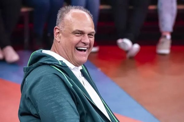 [Autoridades lamentam morte de Oscar Schmidt nas redes sociais ]